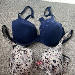 2 used Victoria Secret bras